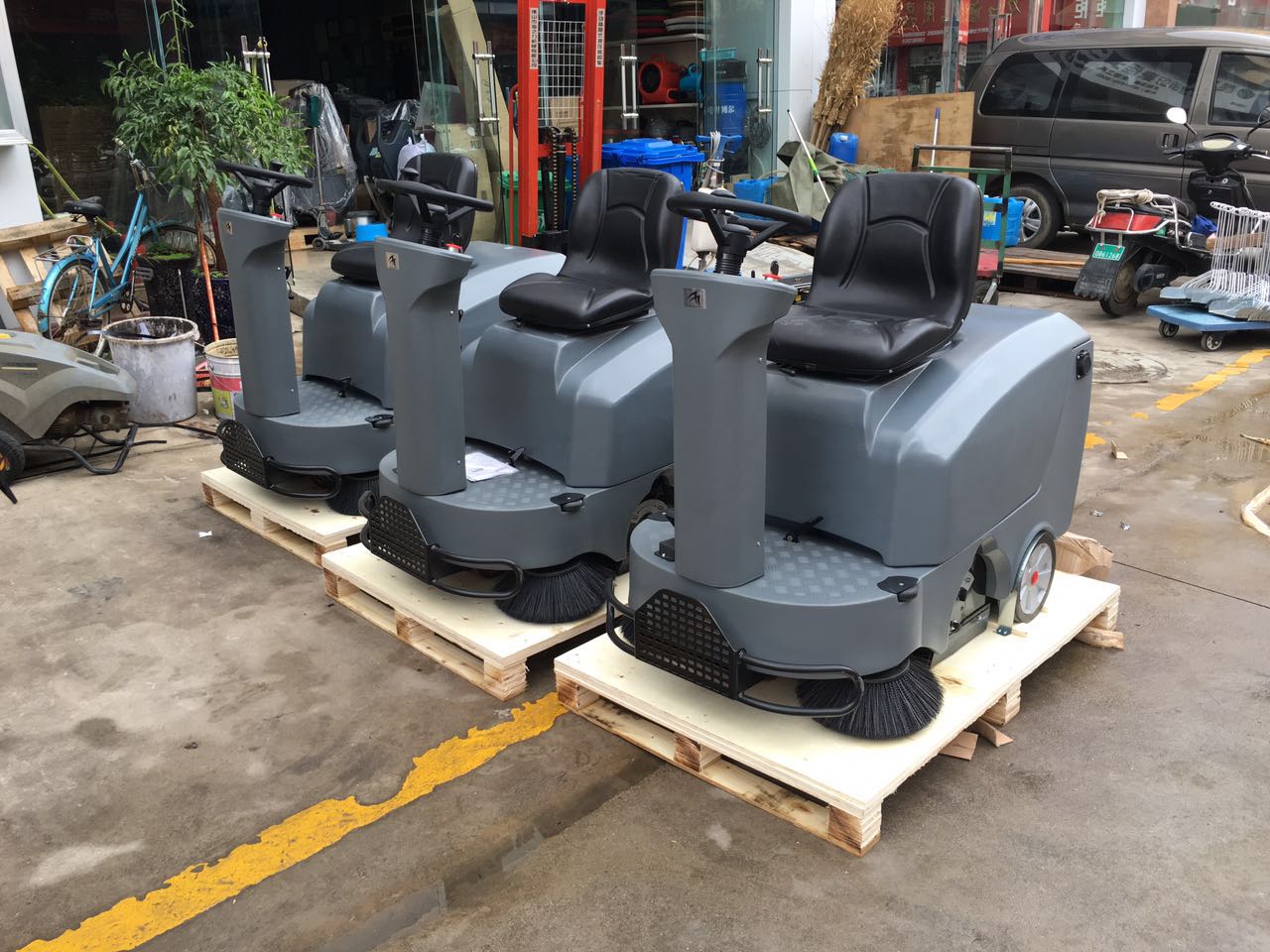 高美電動掃地機(jī)，給人們帶來的無價的幸福