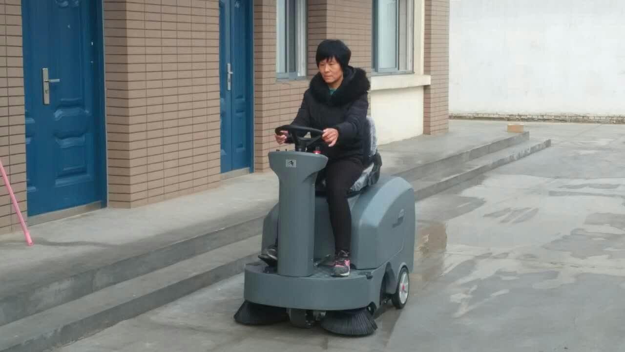 高美掃地機(jī)對(duì)保潔行業(yè)需求的市場(chǎng)分析