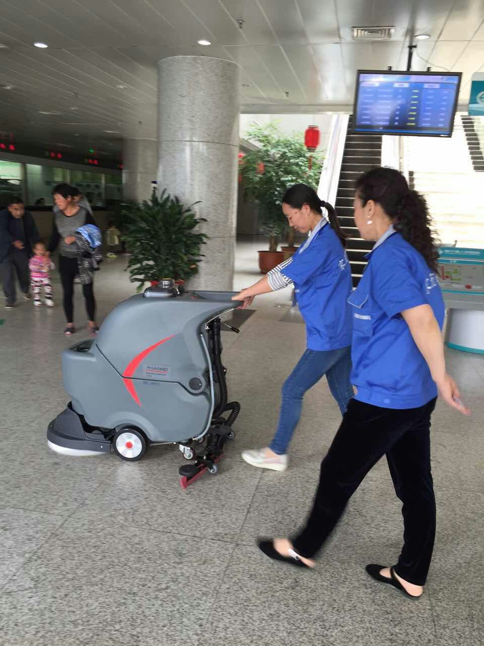 全自動(dòng)洗地機(jī)能解決企業(yè)什么問題？